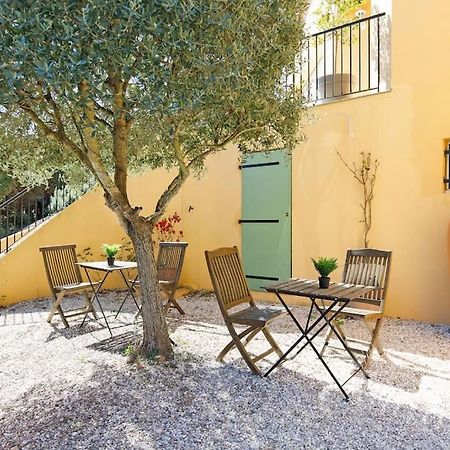Studio Au Calme, Avec Terrasse Et Parking A Eze Village Exterior photo