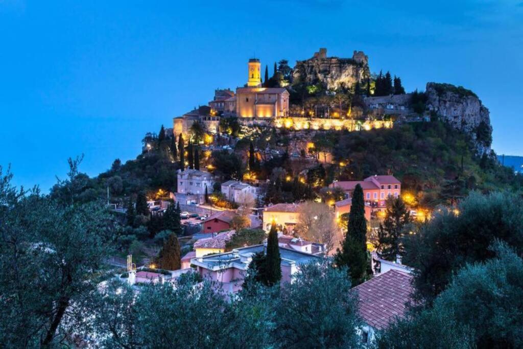 Studio Au Calme, Avec Terrasse Et Parking A Eze Village Exterior photo