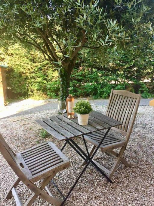 Studio Au Calme, Avec Terrasse Et Parking A Eze Village Exterior photo