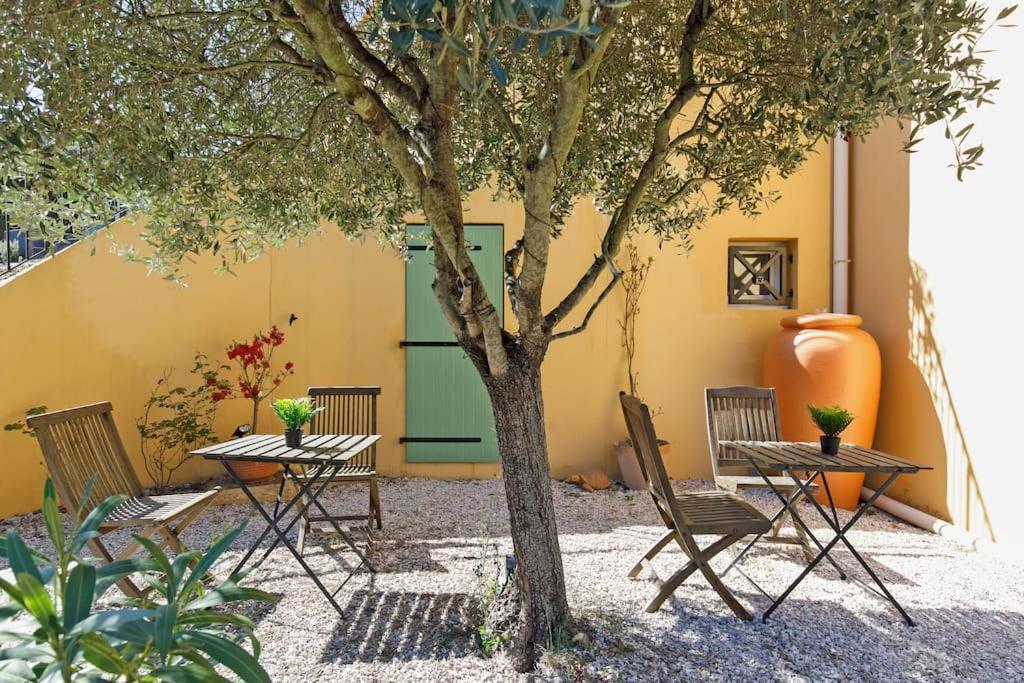 Studio Au Calme, Avec Terrasse Et Parking A Eze Village Exterior photo